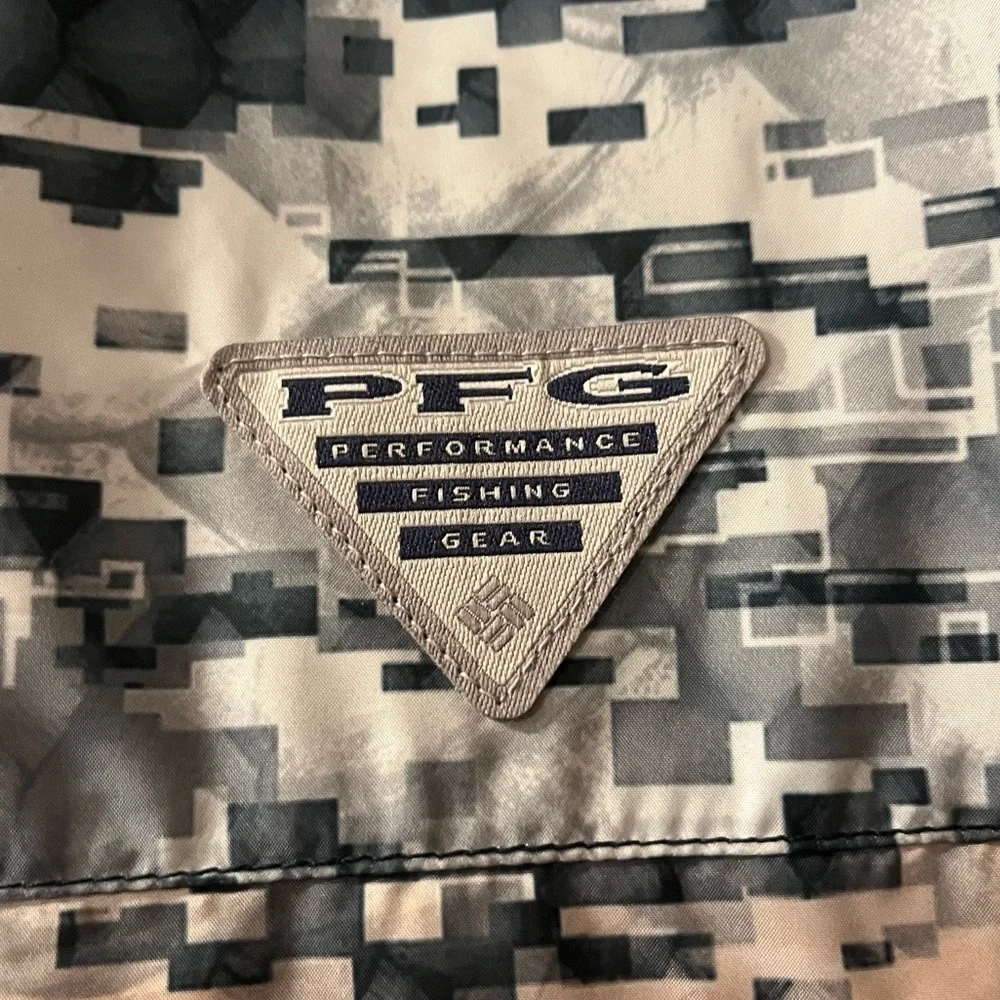 Columbia S PFG Windbreaker
